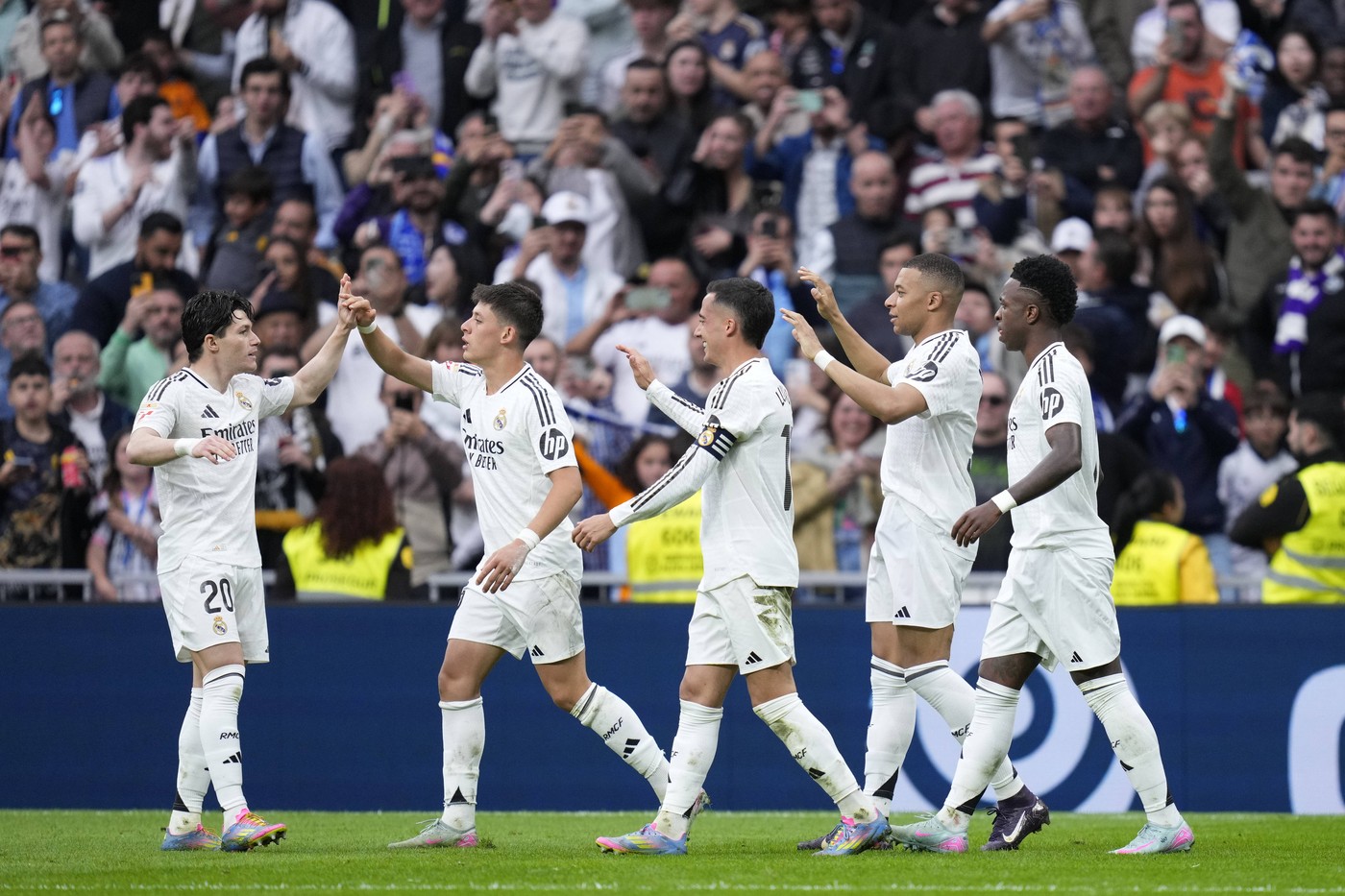 Primul nume greu pe care Real Madrid e gata să-l vândă. E dorit de Manchester City