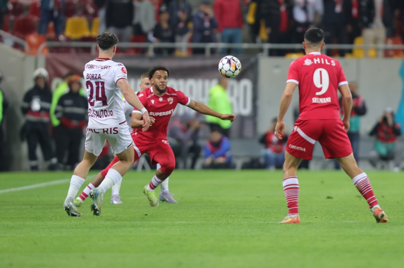 S-a stins războiul de la Dinamo! Cine și-a făcut apariția la derby-ul cu Rapid