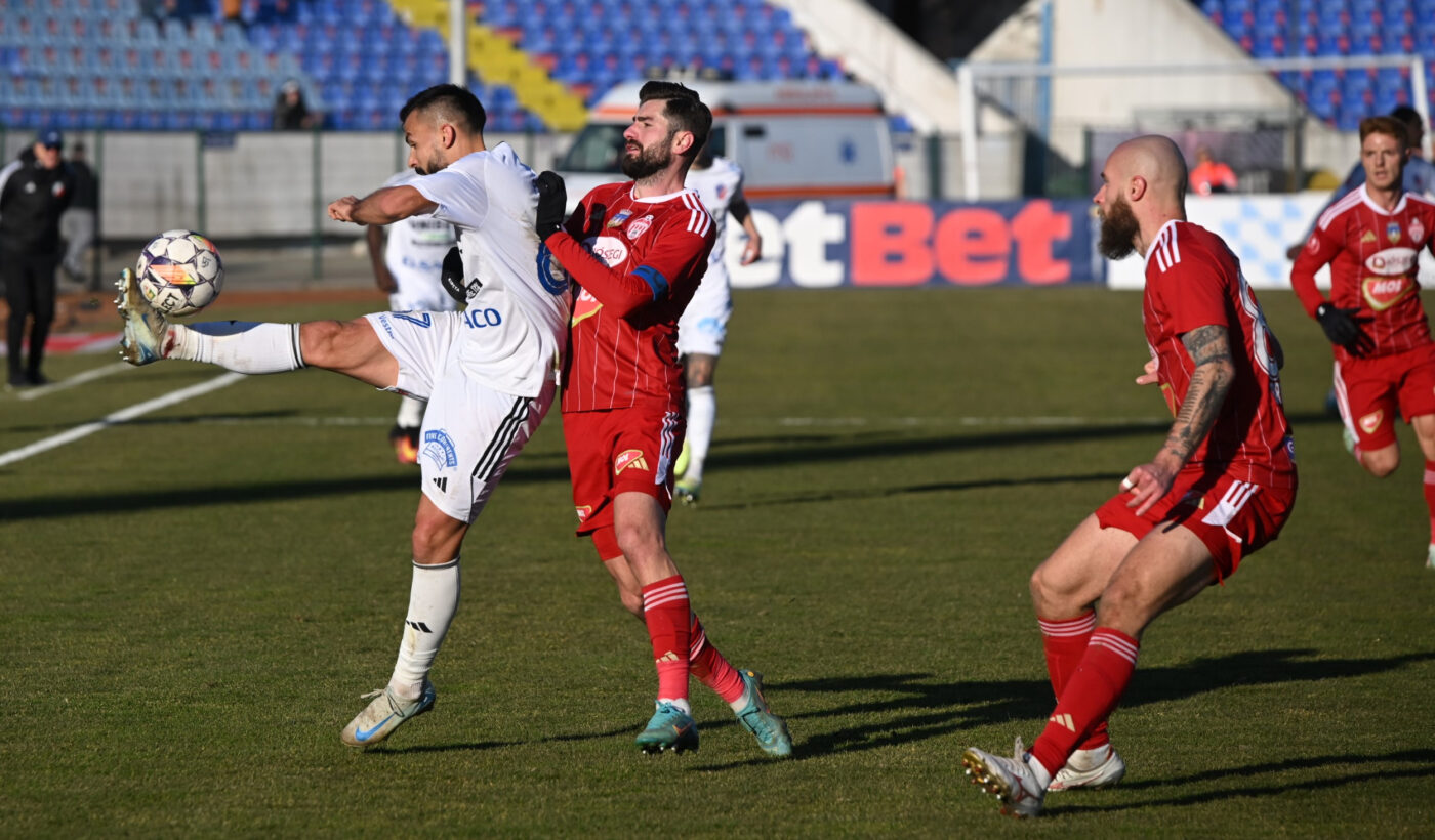 Sepsi OSK – FC Botoșani Live Video Online, de la ora 21:00, în etapa 8 a play-out-ului din Superliga. Echipele de start. Leo Grozavu poate „îngropa” formația pe care a antrenat-o timp de 3 sezoane