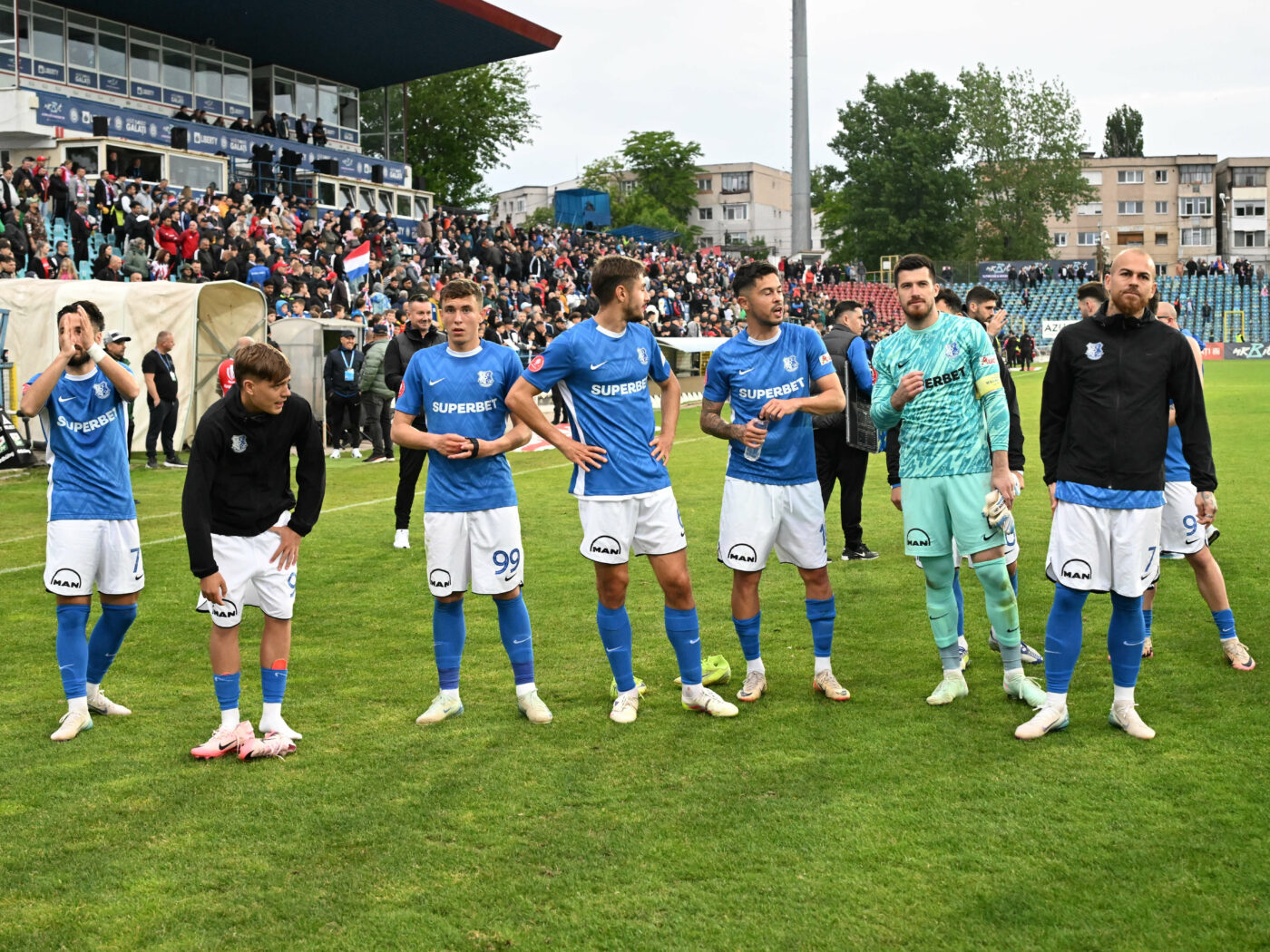 A plecat de la Gică Hagi. Nici „Regele” nu a putut să-i „resusciteze” cariera, dar a semnat imediat în Superliga