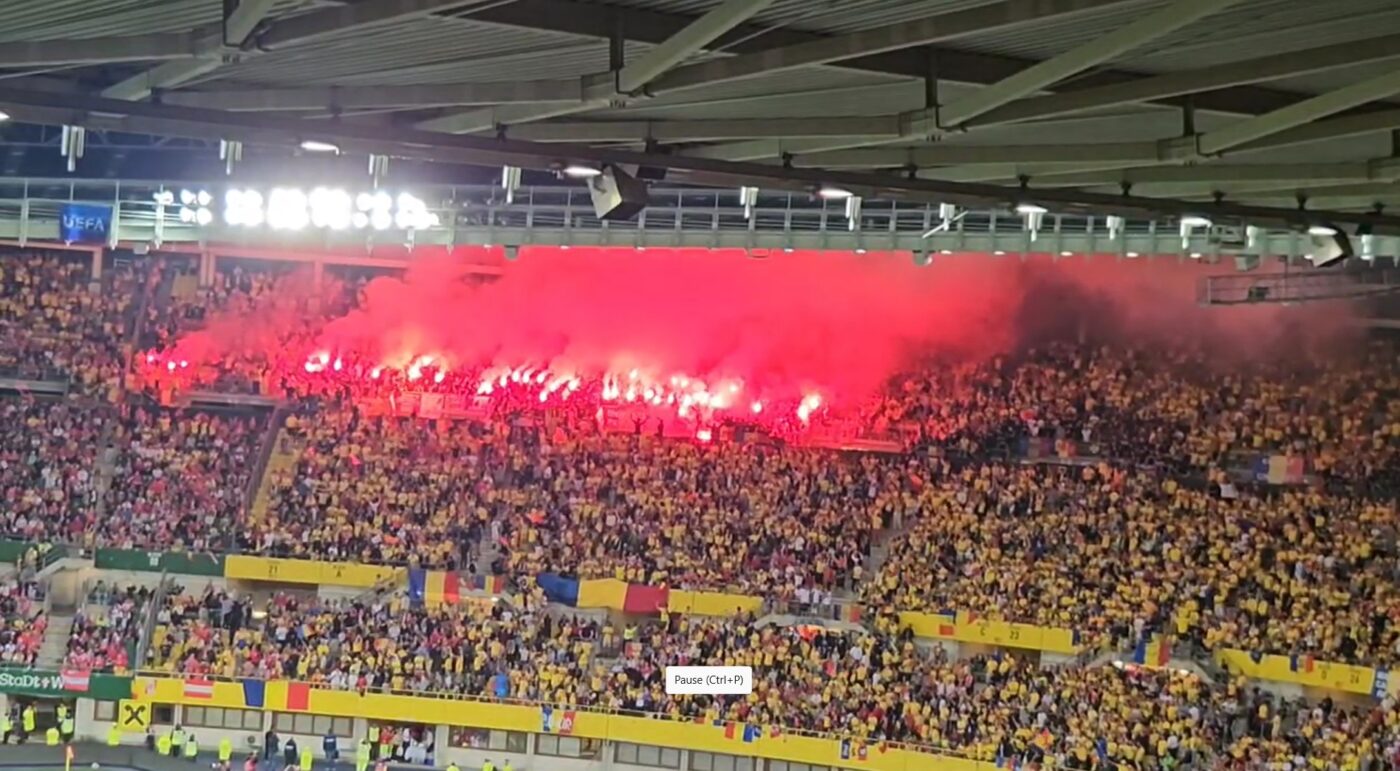 Alertă pentru FRF! Ultrașii români au aprins torțe și au scandat împotriva Ungariei la meciul cu Austria