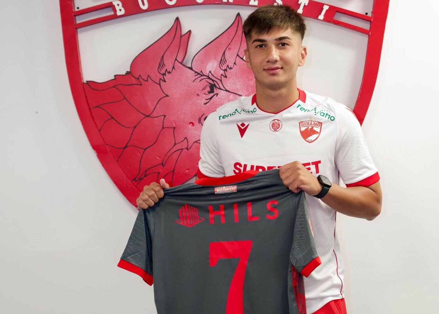 Alexandru Musi este „câine roșu”! Fostul jucător de la FCSB, prezentat oficial de Dinamo