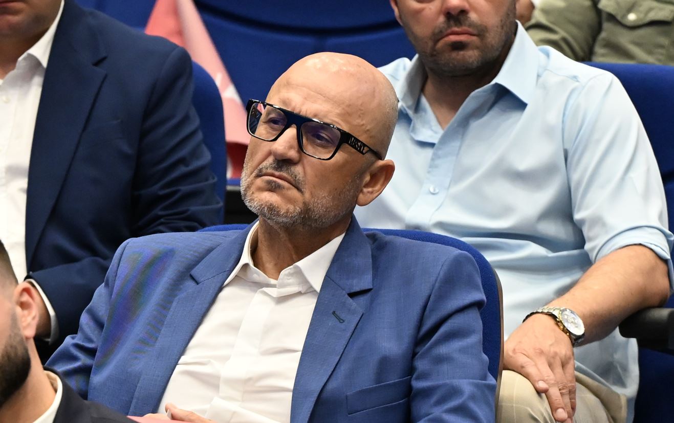 Anuntul-de-acum-al-lui-Adrian-Mititelu-dupa-ce-in-urma-cu-trei-zile-a-zis-ca-se-retrage-din-fotbal.-„Nu-e-un-capat-de-lume.jpg