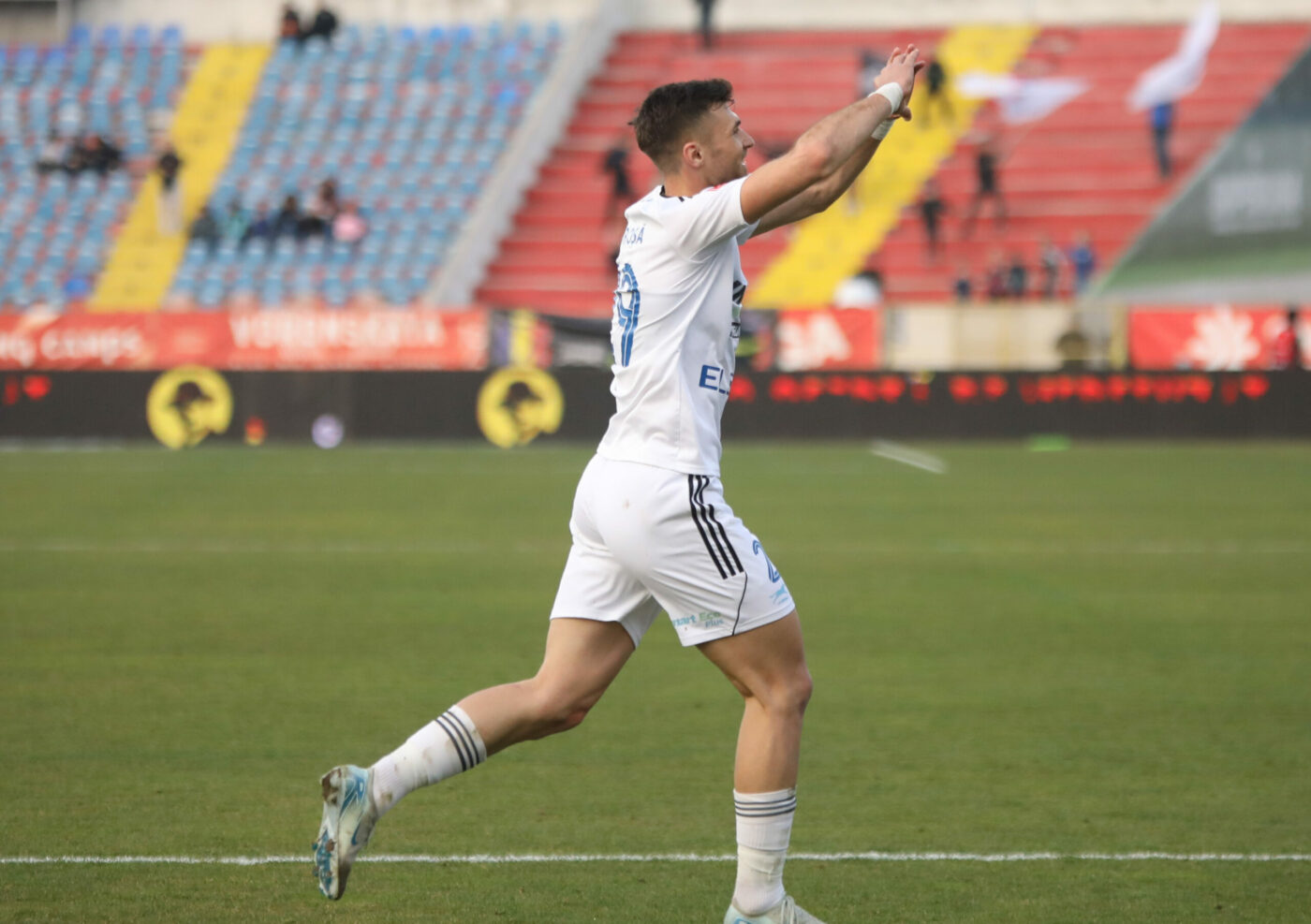 Atacantul care a revenit la fotbal după ce a vândut flori în Olanda schimbă echipa din Superligă! Va juca la o formație de tradiție. EXCLUSIV
