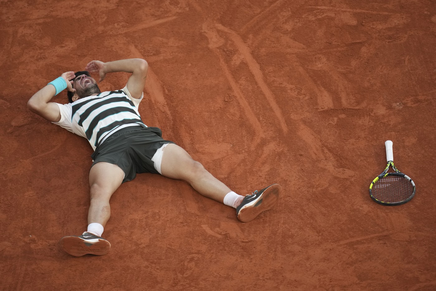 Carlos Alcaraz a câștigat Roland Garros 2025! L-a învins pe Jannik Sinner la capătul unei finale istorice, care a durat 5 ore și 31 de minute