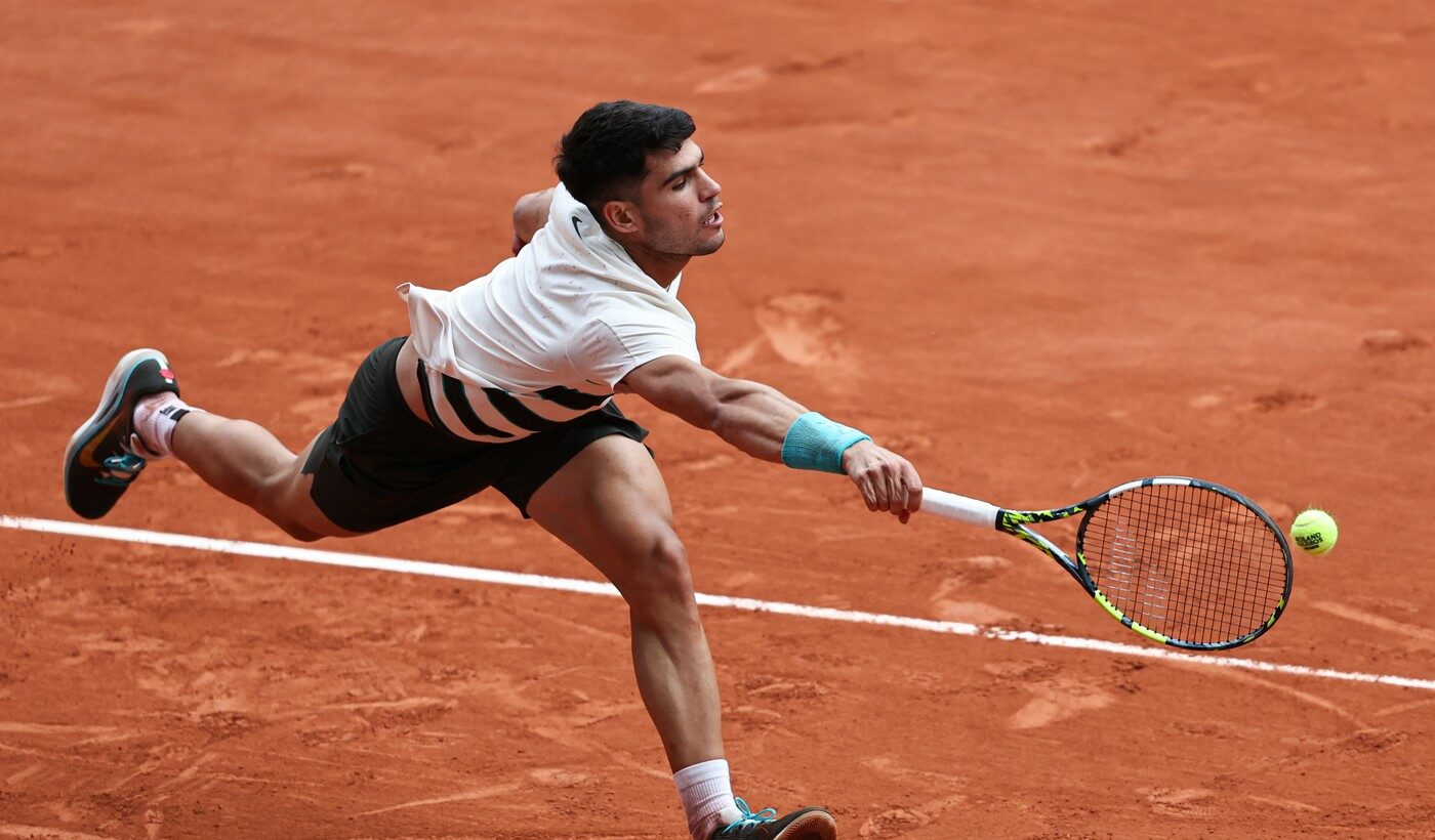 Carlos-Alcaraz-a-recunoscut-tot-dupa-momentul-controversat-de-la-Roland-Garros-„A-fost-ilegal-e1748844910432.jpg