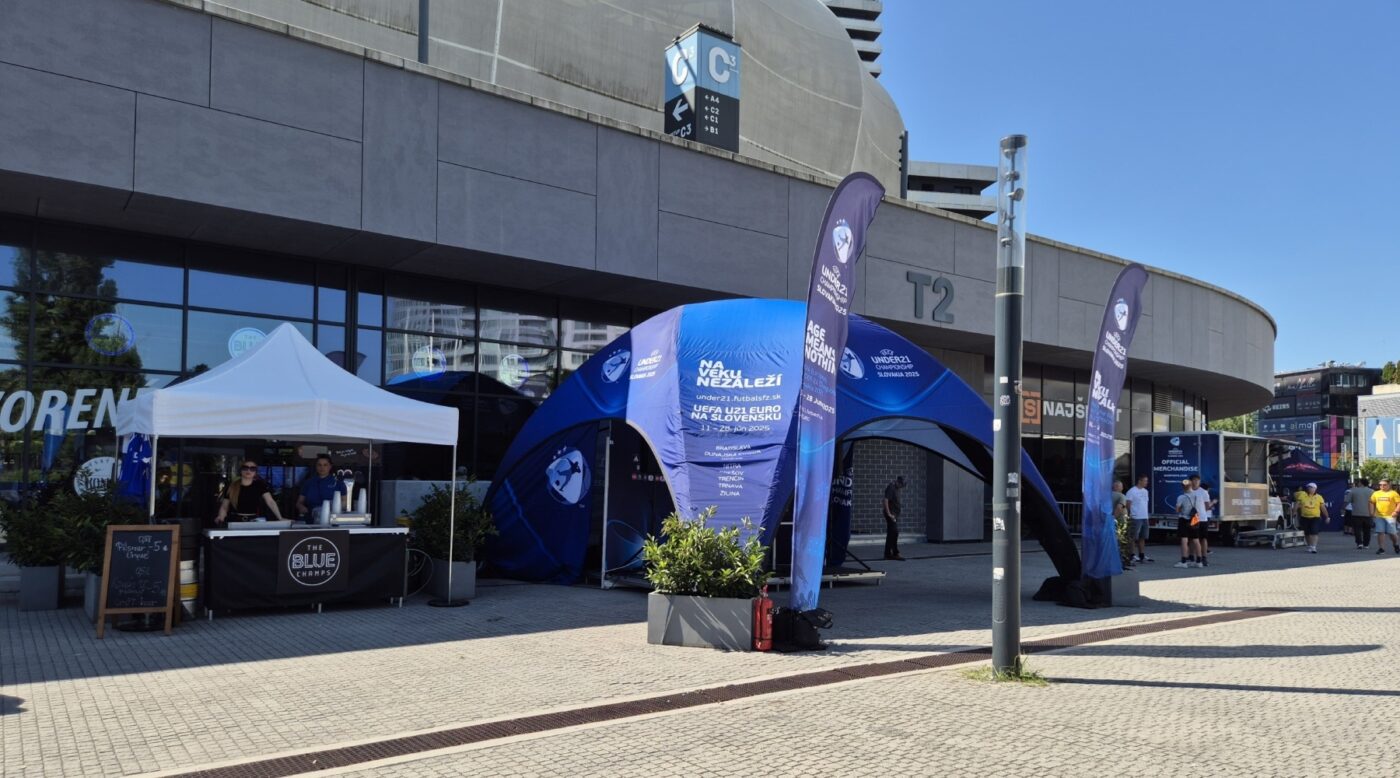 Cât costă o bere la 0,5 litri în Fan Zone-ul României U21 de la EURO din Bratislava