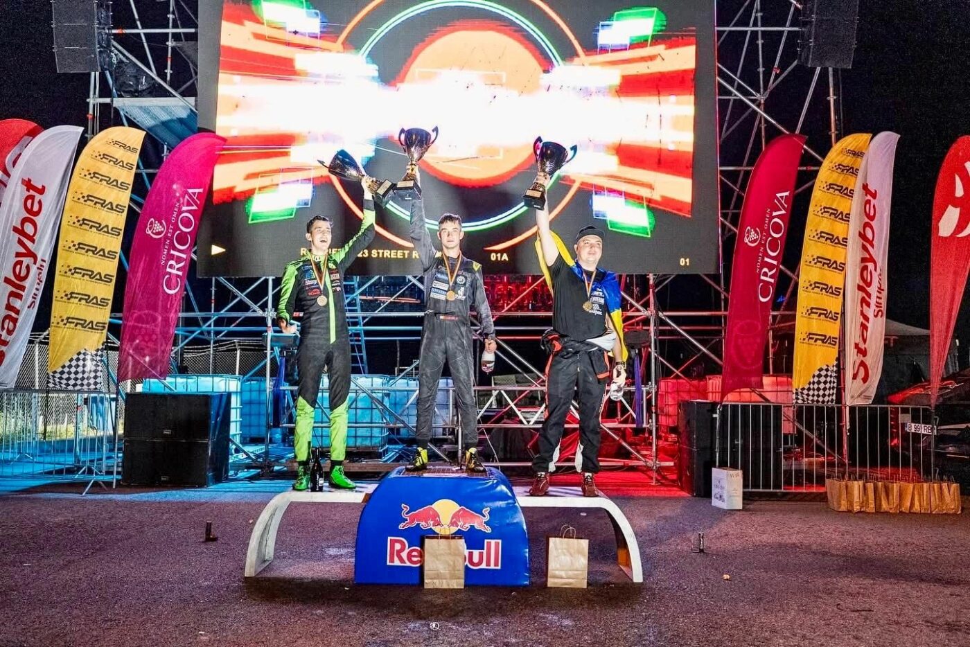 Ce s-a întâmplat la prima competiție oficială de drift desfășurată integral pe timp de noapte. Cum s-a desemnat câștigătorul