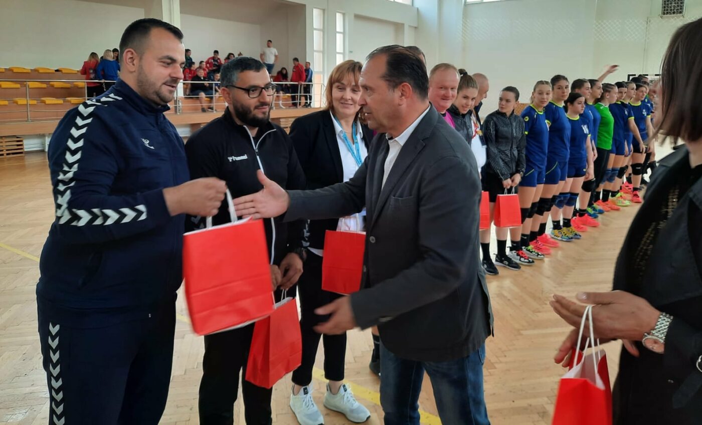 Constantin-Din-cele-mai-dure-declaratii-din-cei-trei-ani-ca-presedinte-al-FR-Handbal-„Se-fac-lucruri-necurate.-Tot-ce-am-facut-am-facut-cu-sufletul.-Ce-a-spus-de-Gheorghe-Tadici-e1749047543210-1400x848.jpg