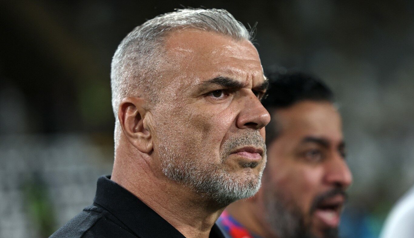 Cosmin Olăroiu a luat o decizie fără precedent! Plătit ca un nabab, românul a dezlănțuit iadul pentru doi fotbaliști: „Ne-au trădat!”
