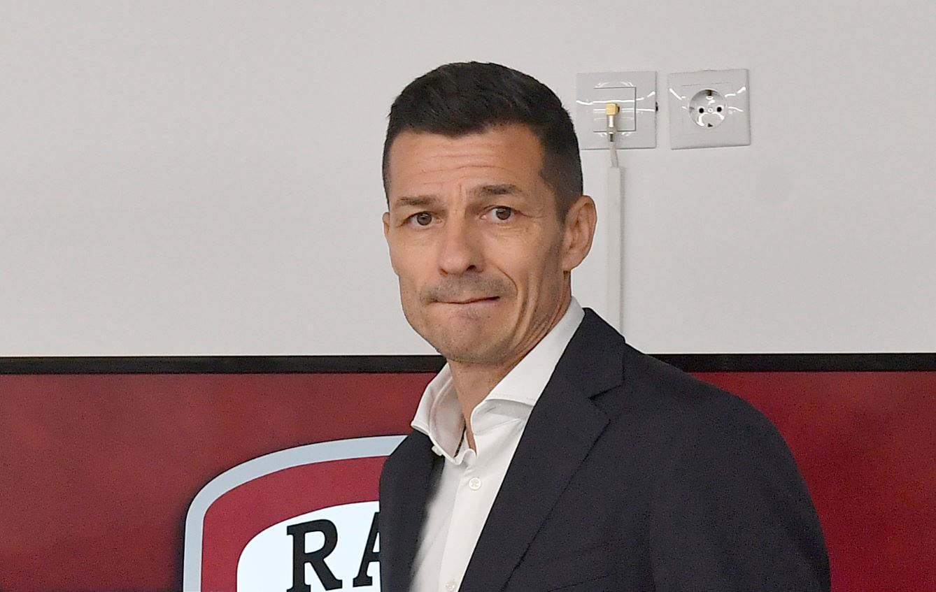 Costel Gâlcă, o nouă gafă greu de înțeles: „Sunt și bronzat și mă prinde foarte bine”