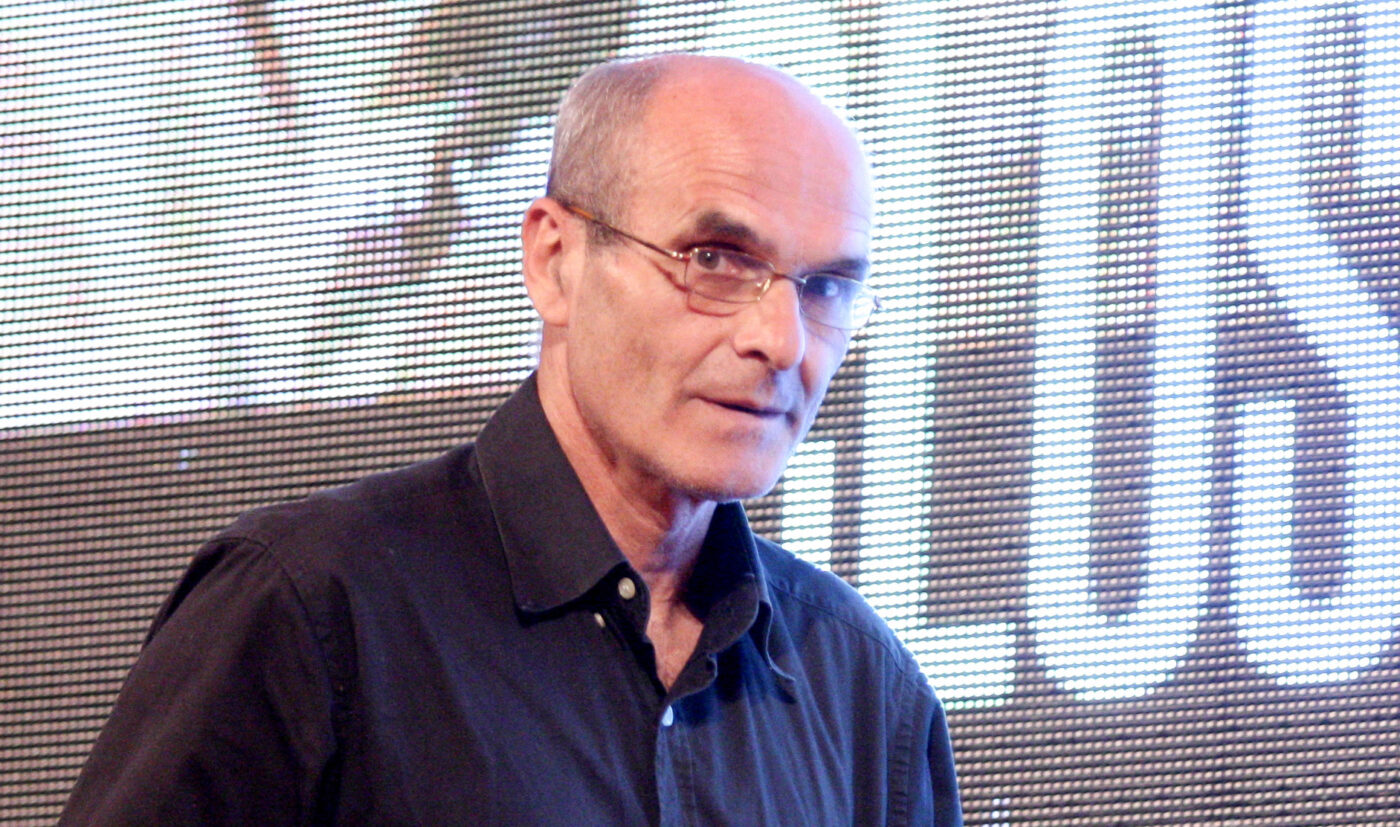 Cristian-Tudor-Popescu-a-stat-neclintit-5-ore-si-32-de-minute-1400x827.jpg