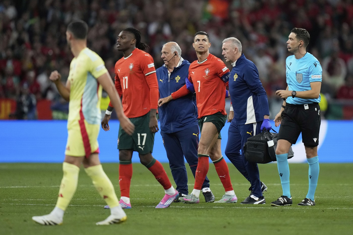 Cristiano Ronaldo s-a accidentat în finala Ligii Națiunilor, după ce a marcat împotriva Spaniei. Cum a reacționat tot stadionul