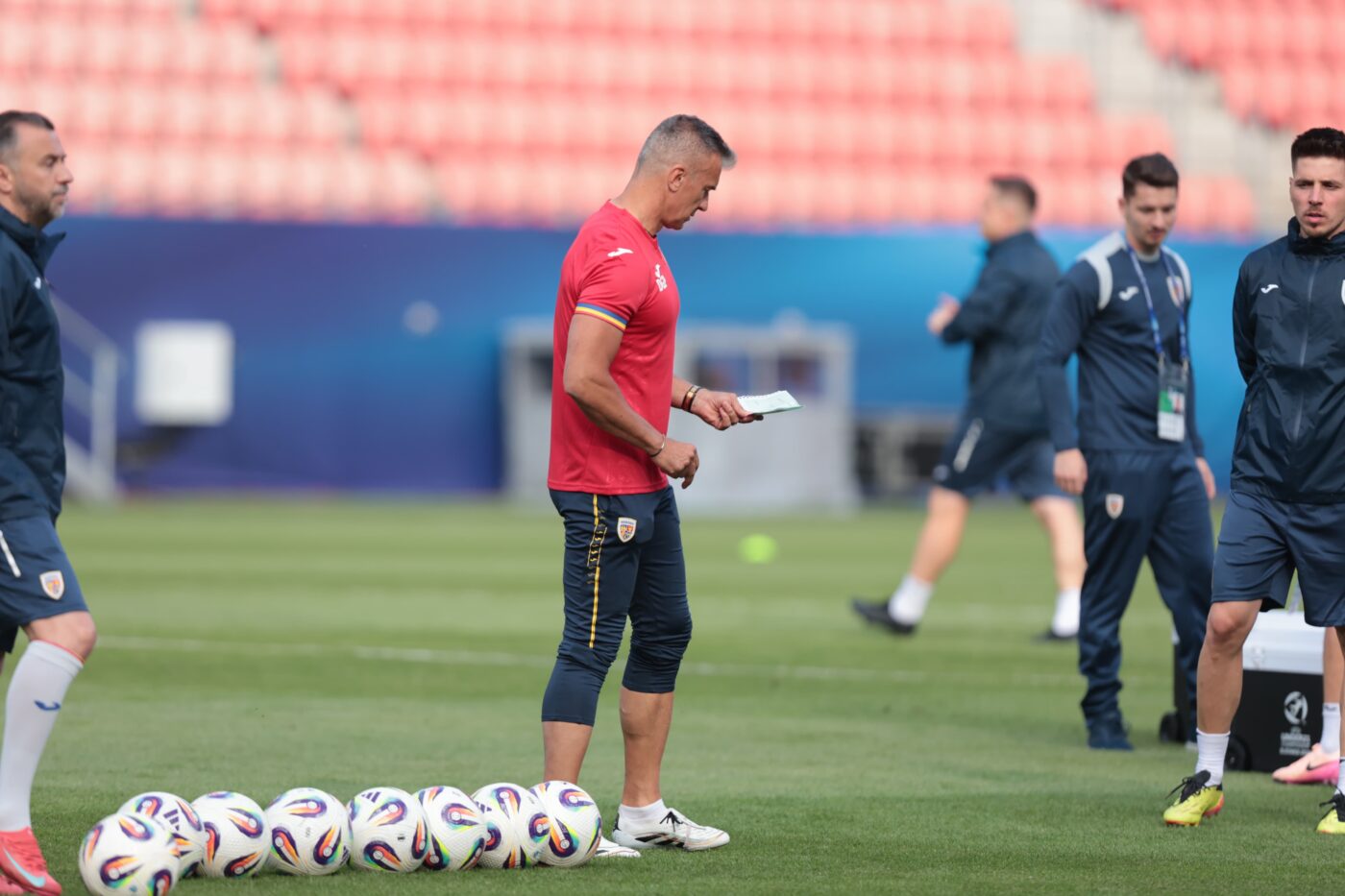 Cel mai optimist pronostic înaintea debutului României U21 la Euro 2025 îl dă omul care l-a trimis pe Radu Drăgușin în fotbalul mare: „Va fi 1-0, am mari speranțe”. EXCLUSIV