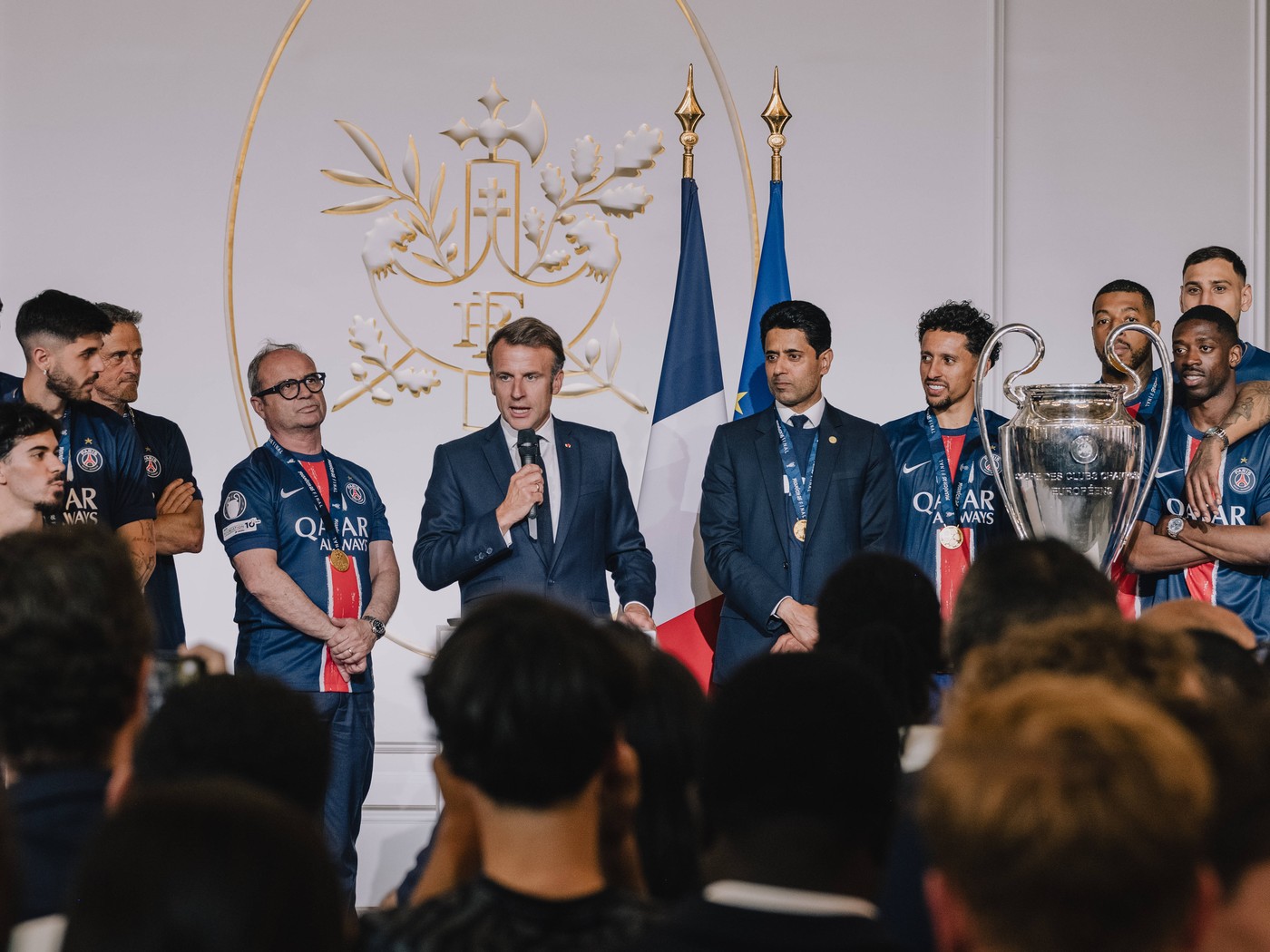 Emmanuel-Macron-nu-ii-iarta-pe-cei-care-au-facut-haos-dupa-victoria-lui-PSG-in-Liga-Campionilor-„Vom-fi-necrutatori-Ii-vom-pedepsi.jpg