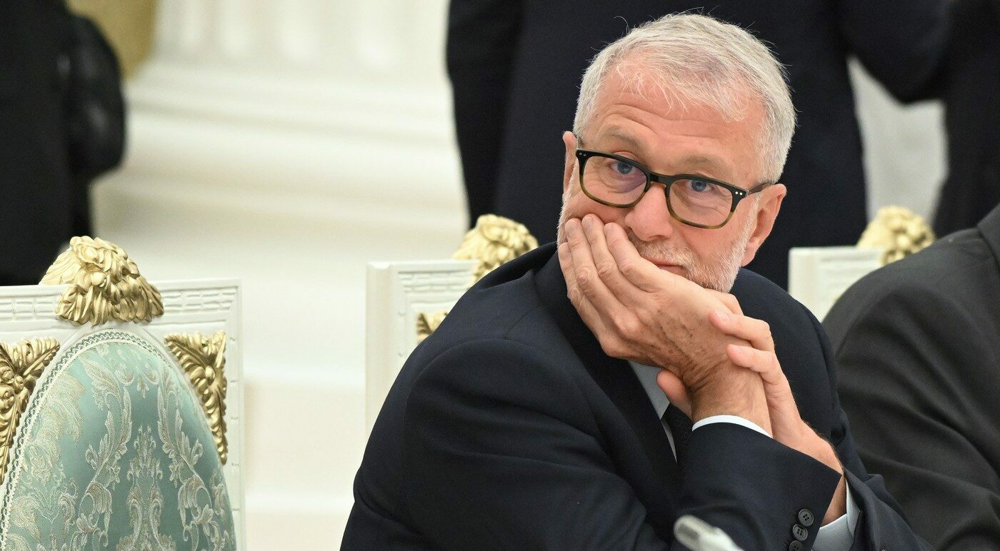I-au confiscat 3 miliarde de euro, dar fostul patron al lui Adrian Mutu e nepăsător: „E un vechi proverb rusesc care spune aşa”