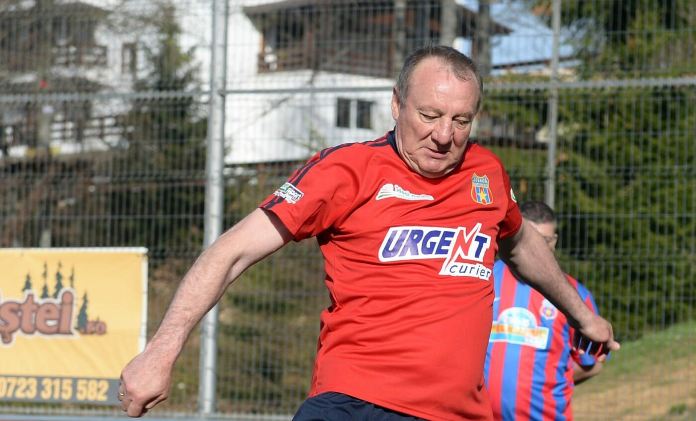 Legendarul Adrian Bumbescu face TOP 3 fotbalişti români! Cine e cel mai bun: Ilie Balaci nu e pe podium!