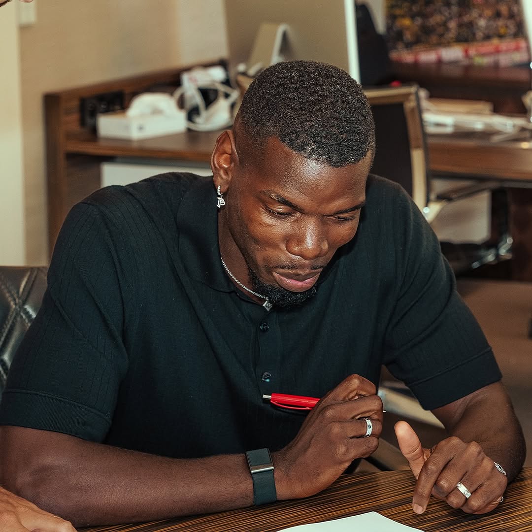 Paul Pogba a izbucnit în lacrimi în momentul în care a semnat contractul cu AS Monaco şi calvarul lui a luat sfârşit