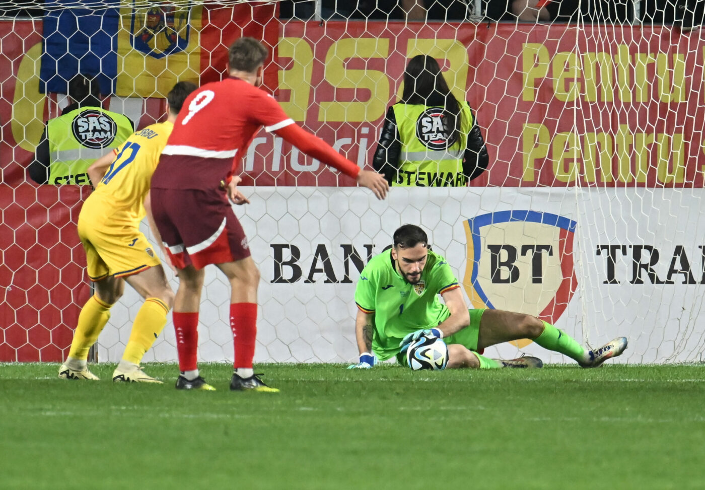 Regulă nouă la România U21 – Italia U21. Ce se va întâmpla dacă portarul ține mingea în mână mai mult de 8 secunde