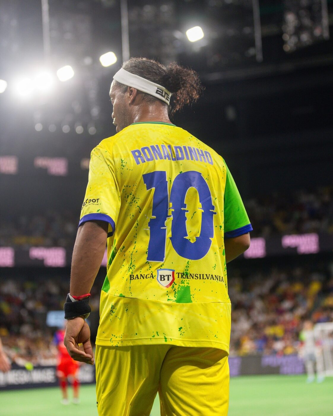 Ronaldinho a luat o avere pentru a veni în România. Câți bani a primit la Cluj