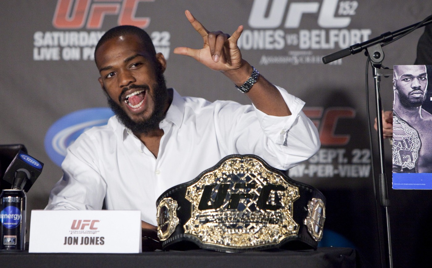 S-a retras Jon Jones, campionul greilor din MMA și UFC. Decizie suprinzătoare. „Ne-a sunat aseară”