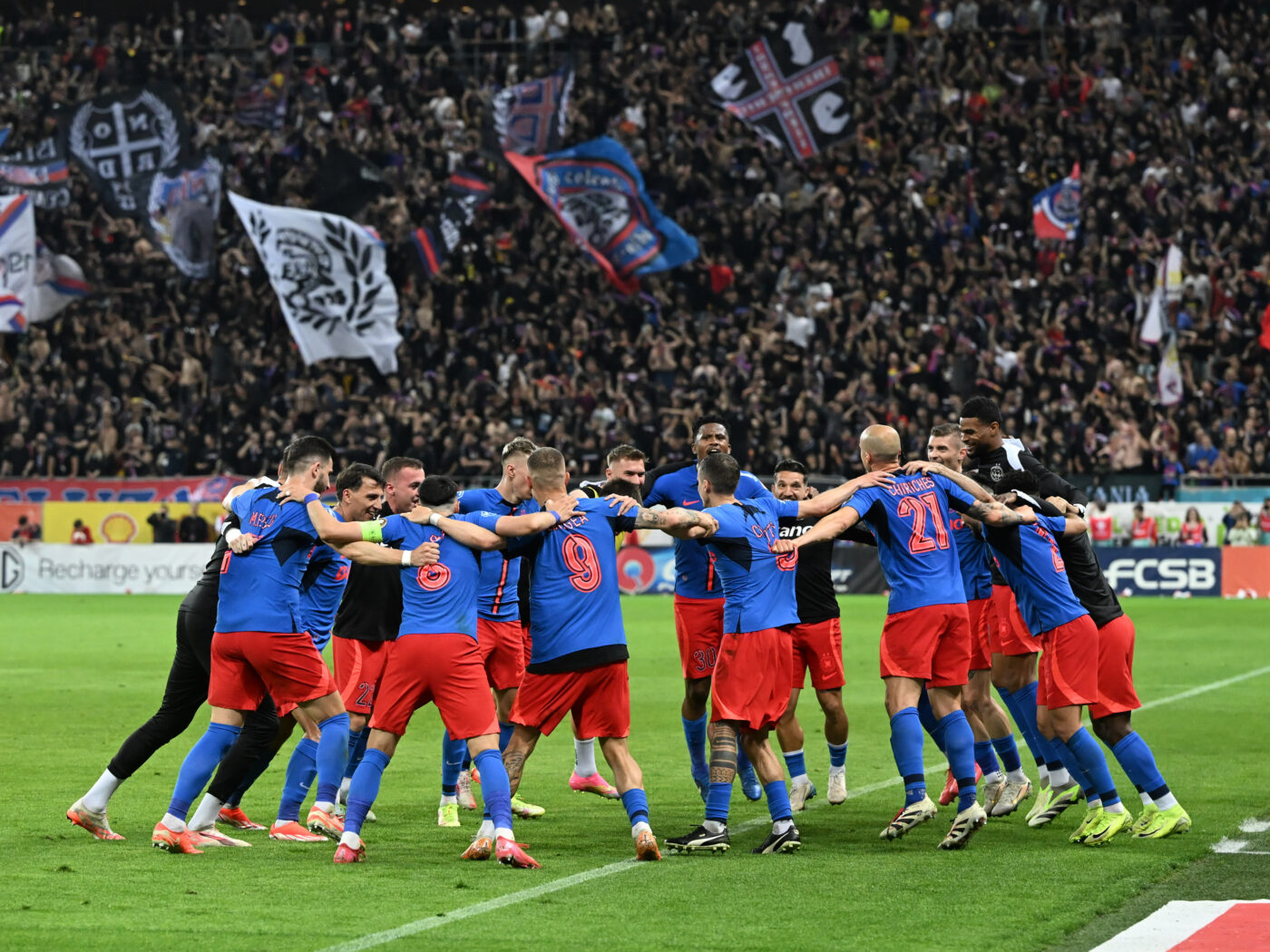Trei transferuri negociate de FCSB: „Sunt avansate”