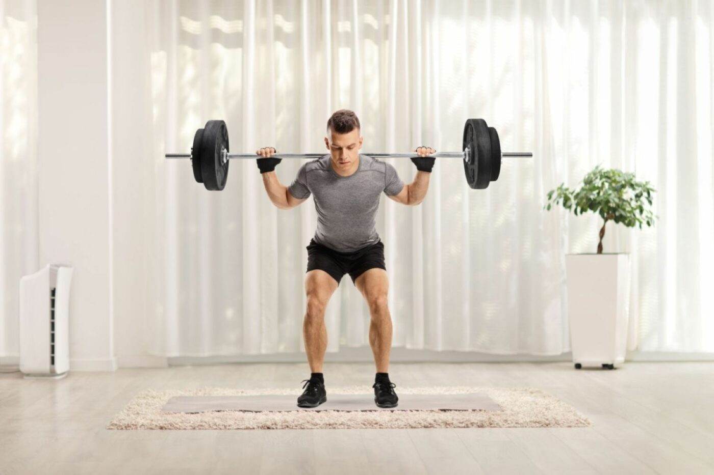 (P) Antrenamente cu haltera: top 10 exerciții pentru forță și tonifiere