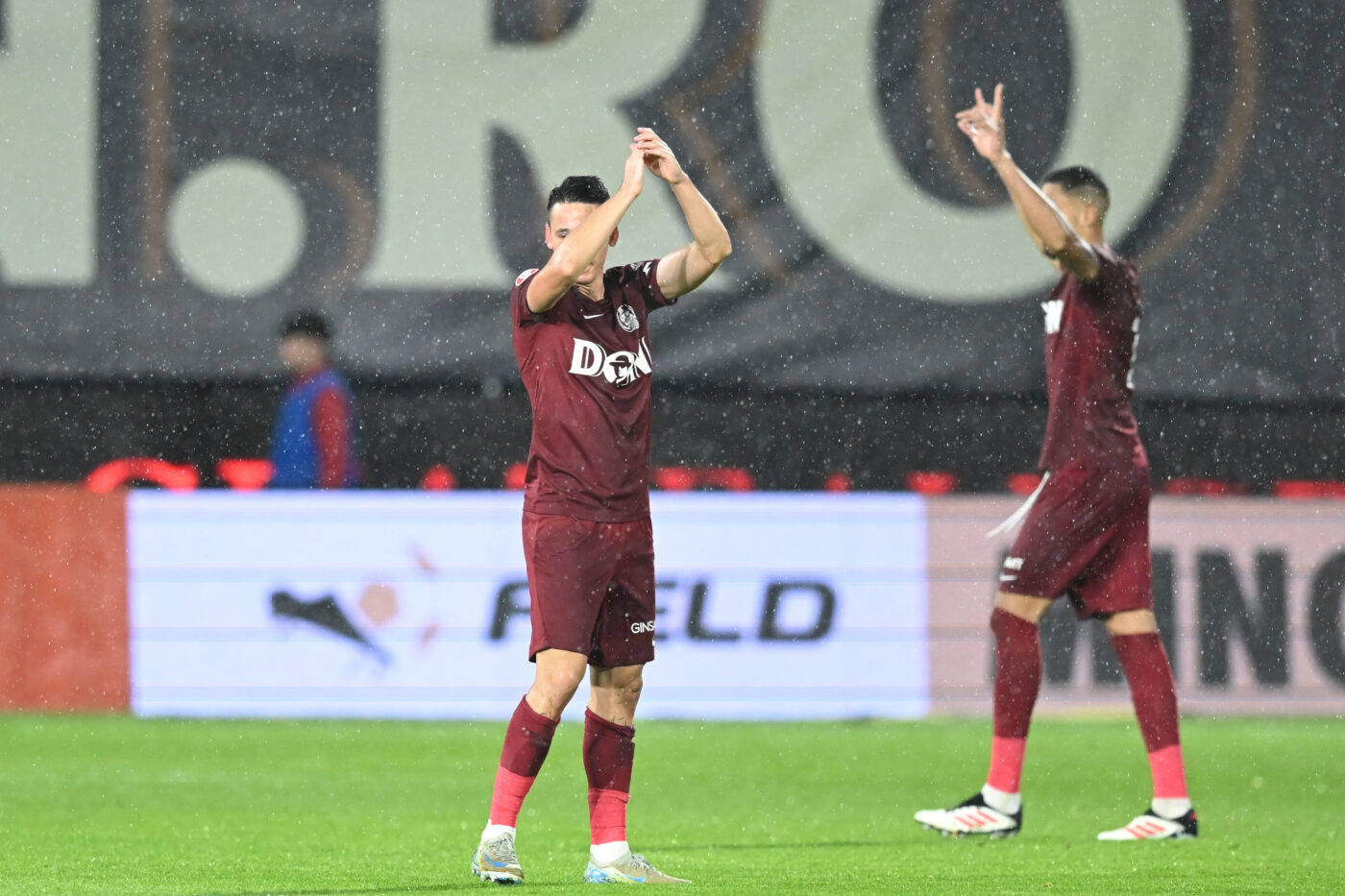 A-dat-un-golazo-pentru-CFR-Cluj-cu-ungurii-de-la-Paksi-si-spune-ca-nu-a-fost-intamplator-„Am-incercat-si-dimineata-la-antrenament-3-1400x933.jpg