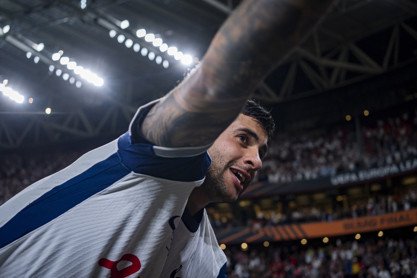 Cristian-Romero-rivalul-lui-Radu-Dragusin-de-la-Tottenham-s-a-ales-cu-o-suspendare-de-6-luni-din-cauza-vitezei.jpg