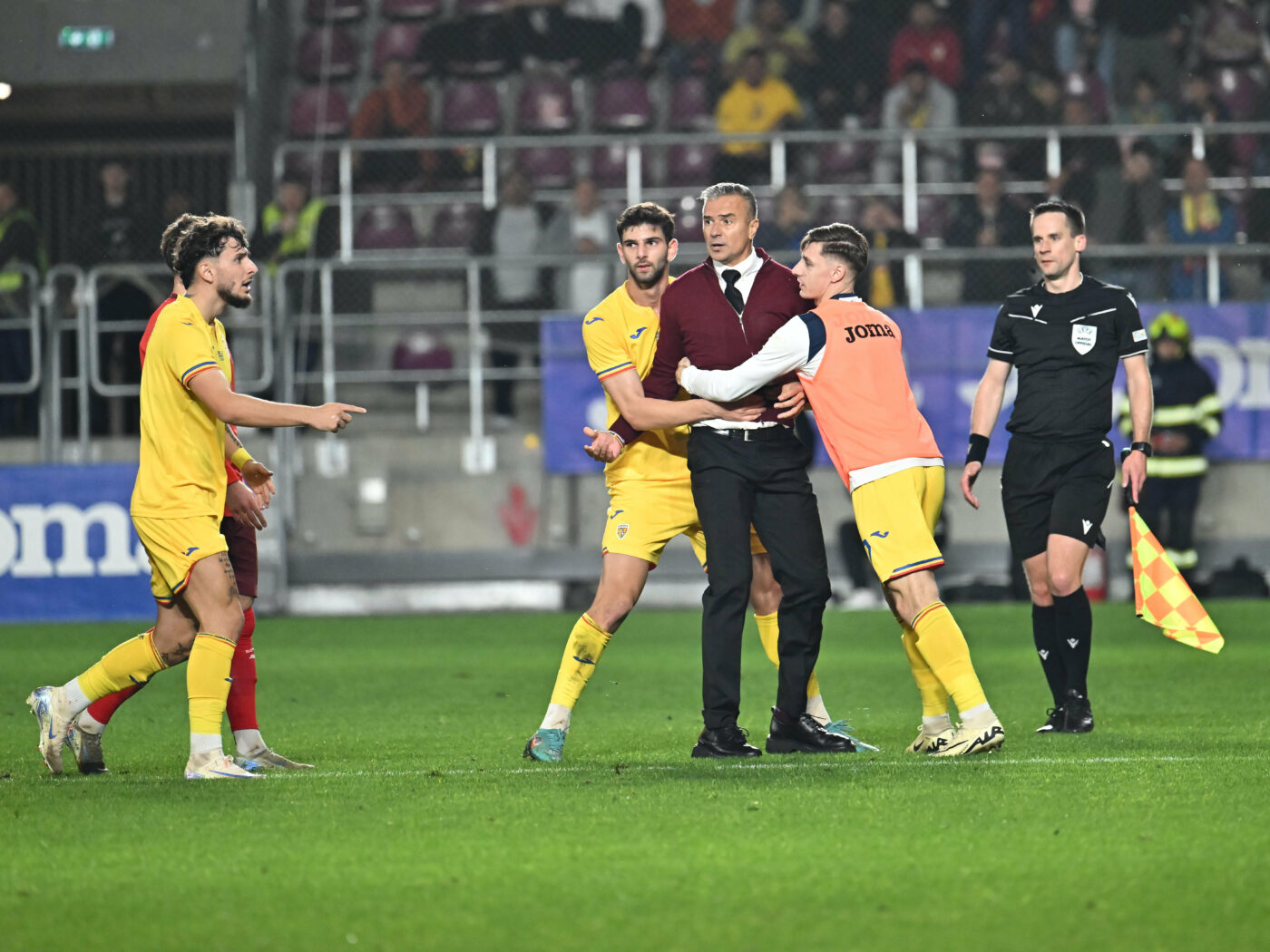 Daniel-Pancu-ameninta-trei-fotbalisti-din-nationala-U21-„Sa-i-fereasca-Dumnezeu-sa-i-prind-pe-la-vreo-echipa-1400x1050.jpg