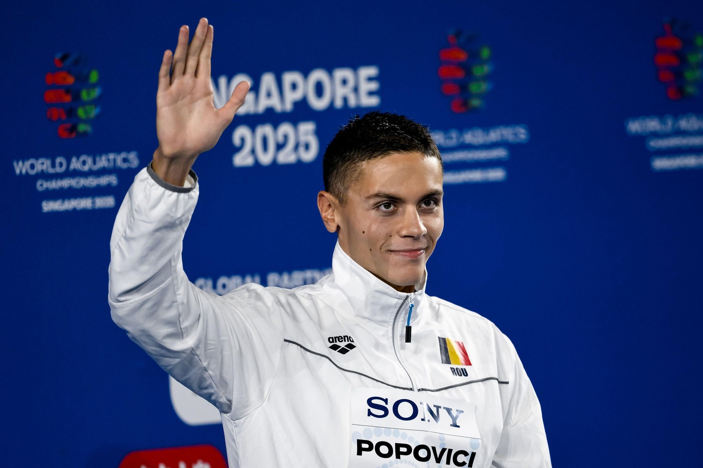 L’Equipe l-a numit „extraterestru” pe David Popovici! Francezii, în delir după ce românul s-a calificat în semifinale la 100 m liber