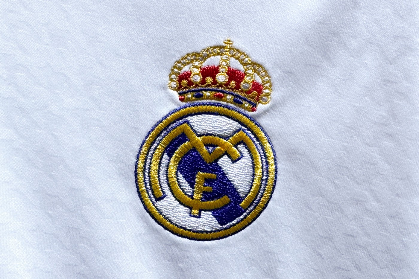 Real Madrid a transferat un fotbalist român de 16 ani! A jucat deja pentru Spania U16
