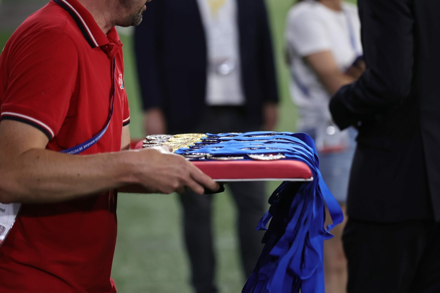 Secretul cutiei cu alb și roșu care te face „programat să câștigi medalii” chiar dacă nu practici sportul în care au performat toți bărbații din neamul tău! EXCLUSIV
