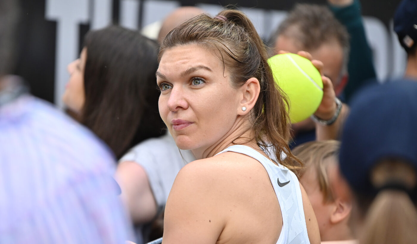Simona-Halep-a-facut-un-gest-care-nu-i-sta-in-fire-dupa-ce-a-aparut-o-carte-despre-viata-ei-„Nu-am-nicio-legatura-cu-ea-1-1400x821.jpg