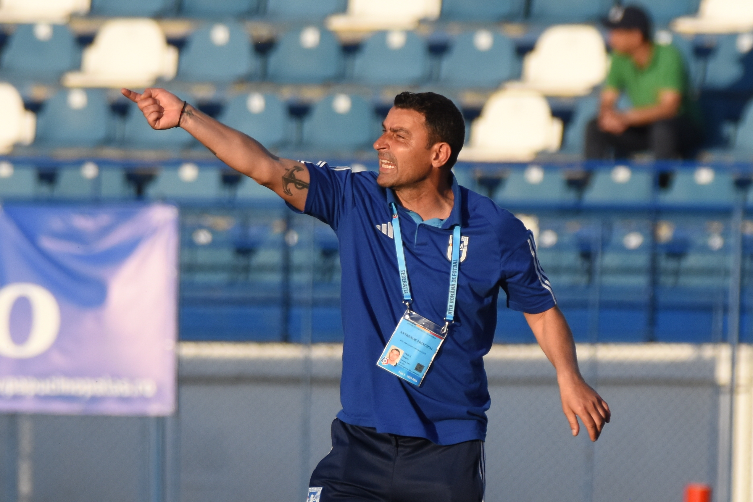 Trică, deranjat nevoie mare de faptul că fiul său e numit „nepotul lui ...