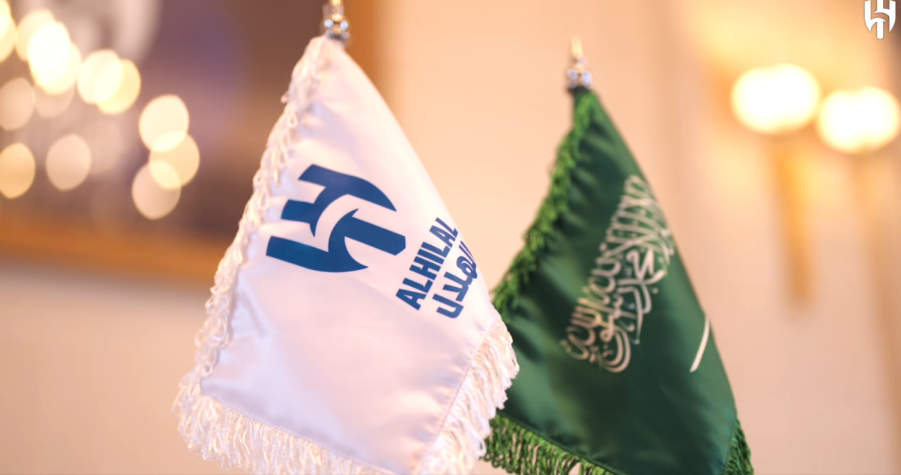 Arabii l-au îmbrăcat în aur: 20.000.000 de euro va fi salariul lui anual!