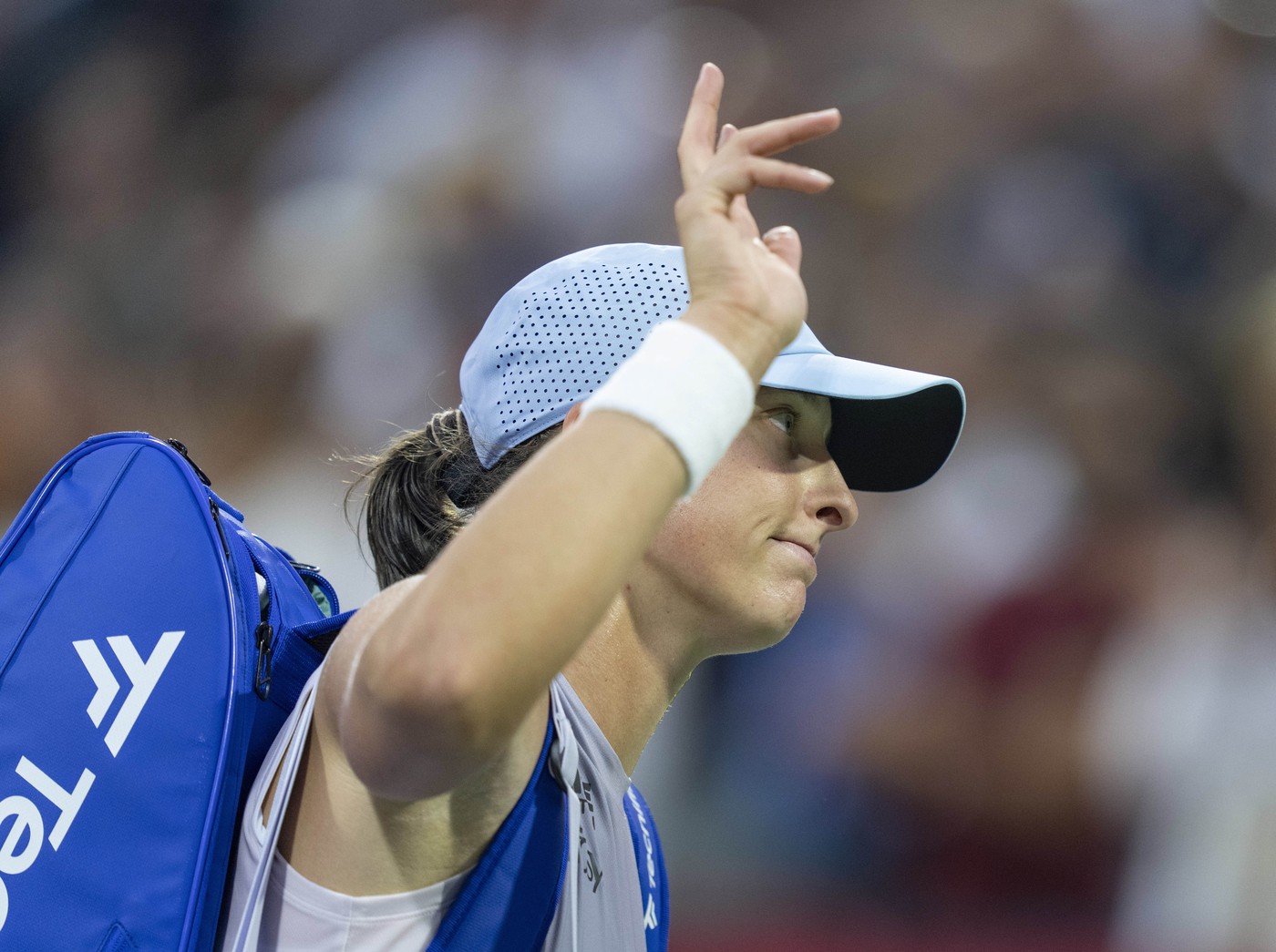 Iga-Swiatek-eliminare-soc-la-WTA-1.000-de-la-Montreal.-Adversara-s-a-impus-in-premiera-in-fata-polonezei.jpg
