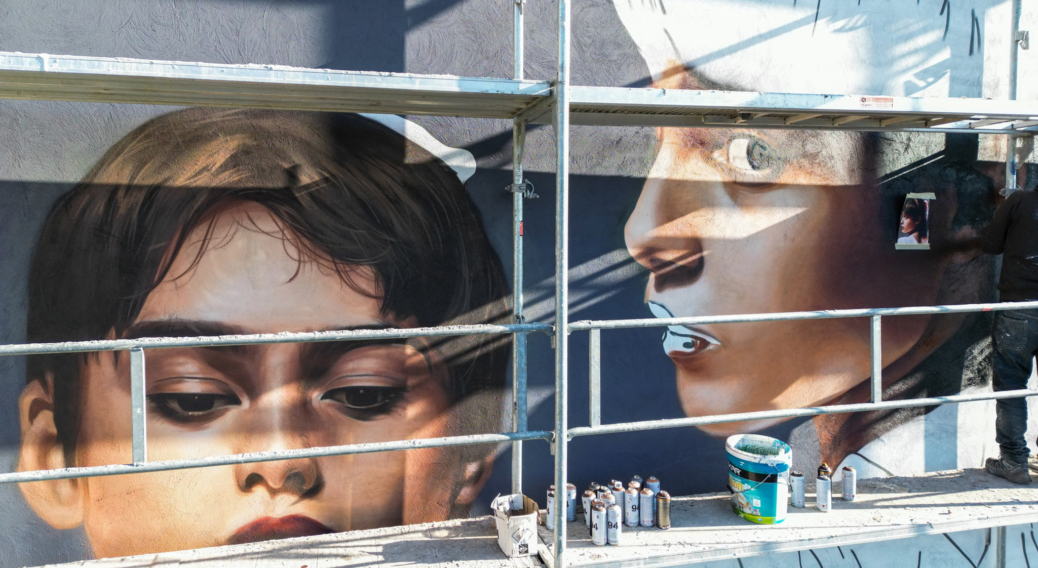 Nadia Comăneci, celebrată printr-un mural spectaculos în oraşul natal