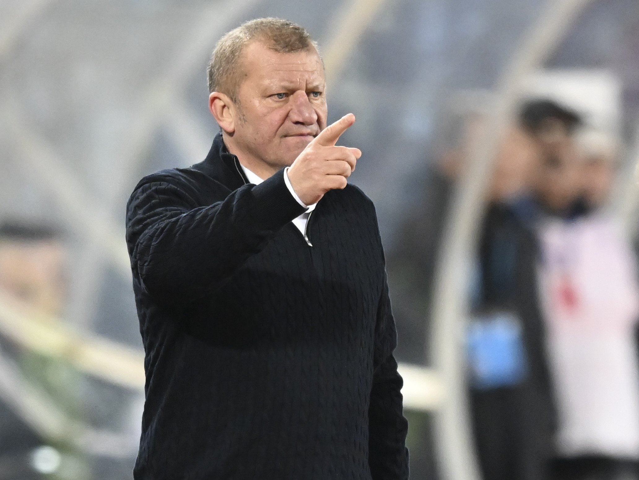 Dorinel Munteanu a făcut prăpăd împotriva arbitrilor: „Manieră ostilă ...