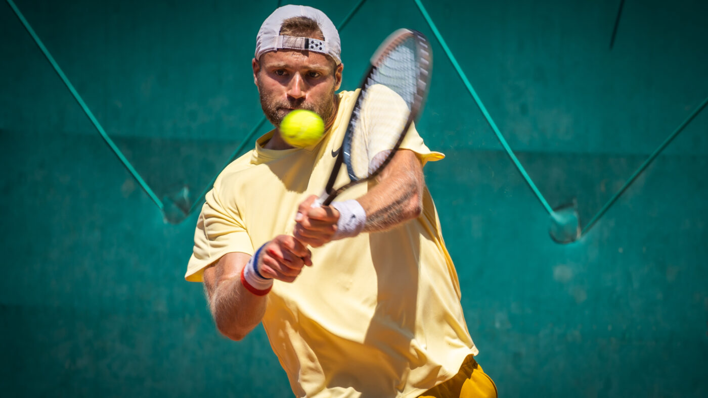 TENIS Dan Alexandru Tomescu a câștigat trofeul Țiriac Foundation Trophy de la Constanța, după abandonul lui Adrian Boitan în ultimul act