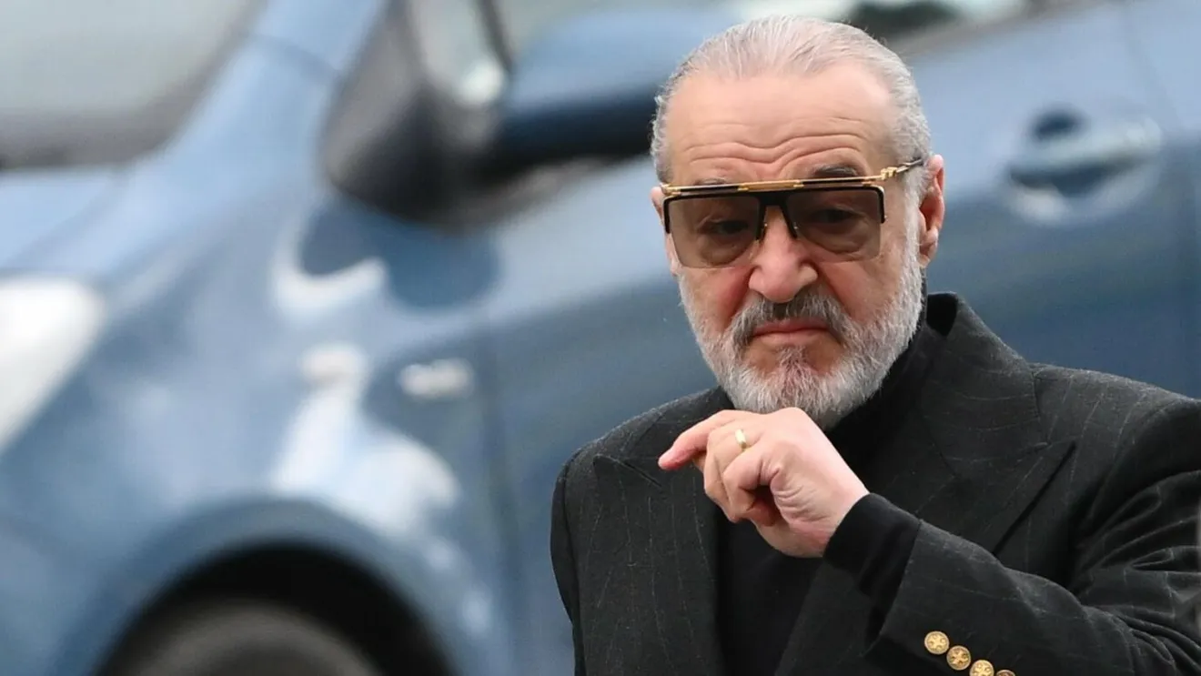 Gigi Becali i-a șters unui tinichigiu TikTok-ul din telefon! Ce i s-a întâmplat apoi bărbatului: „Nu-mi mai trebuie în viața mea!”