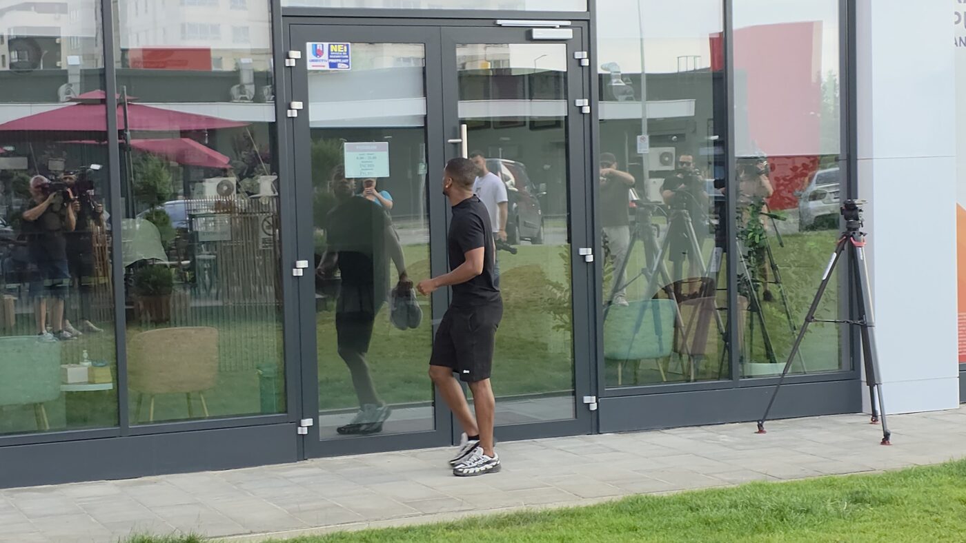 VIDEO Noul transfer de la FCSB a venit să facă vizita medicală. Imagini cu fotbalistul în care Gigi Becali își pune toate speranțele