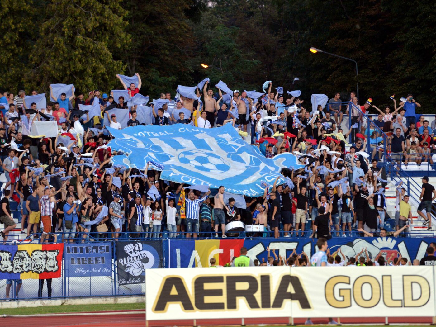 10 ani de la meciul istoric în care mii de fani n-au mai putut să intre pe stadion: „Doar la Steaua și Dinamo am mai văzut așa ceva! E de neînțeles ce se întâmplă acum”. EXCLUSIV