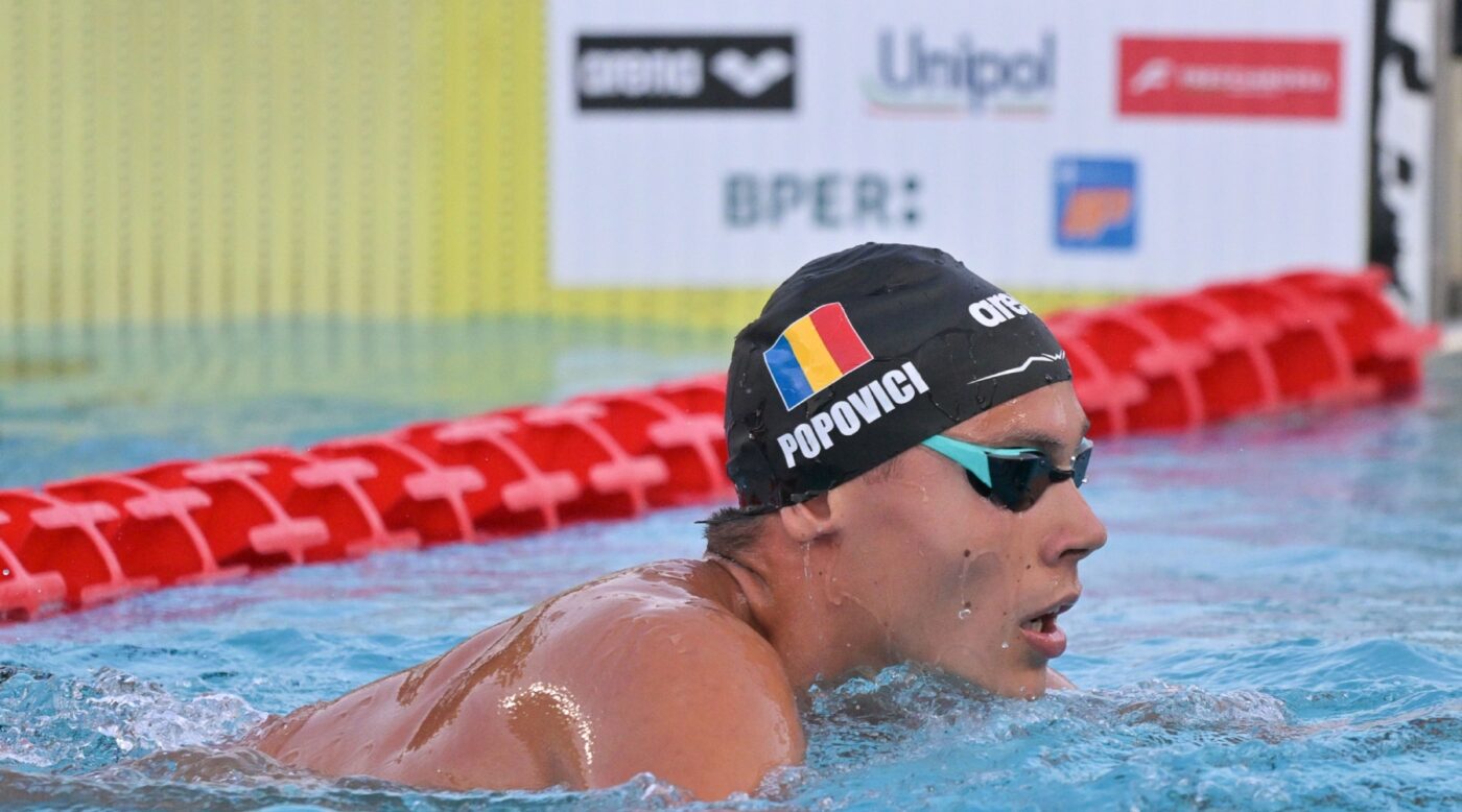 „Ce faci când crezi că poți să fii un exemplu?”. David Popovici continuă pregătirile pentru a doborî recordul mondial la 100 de metri liber