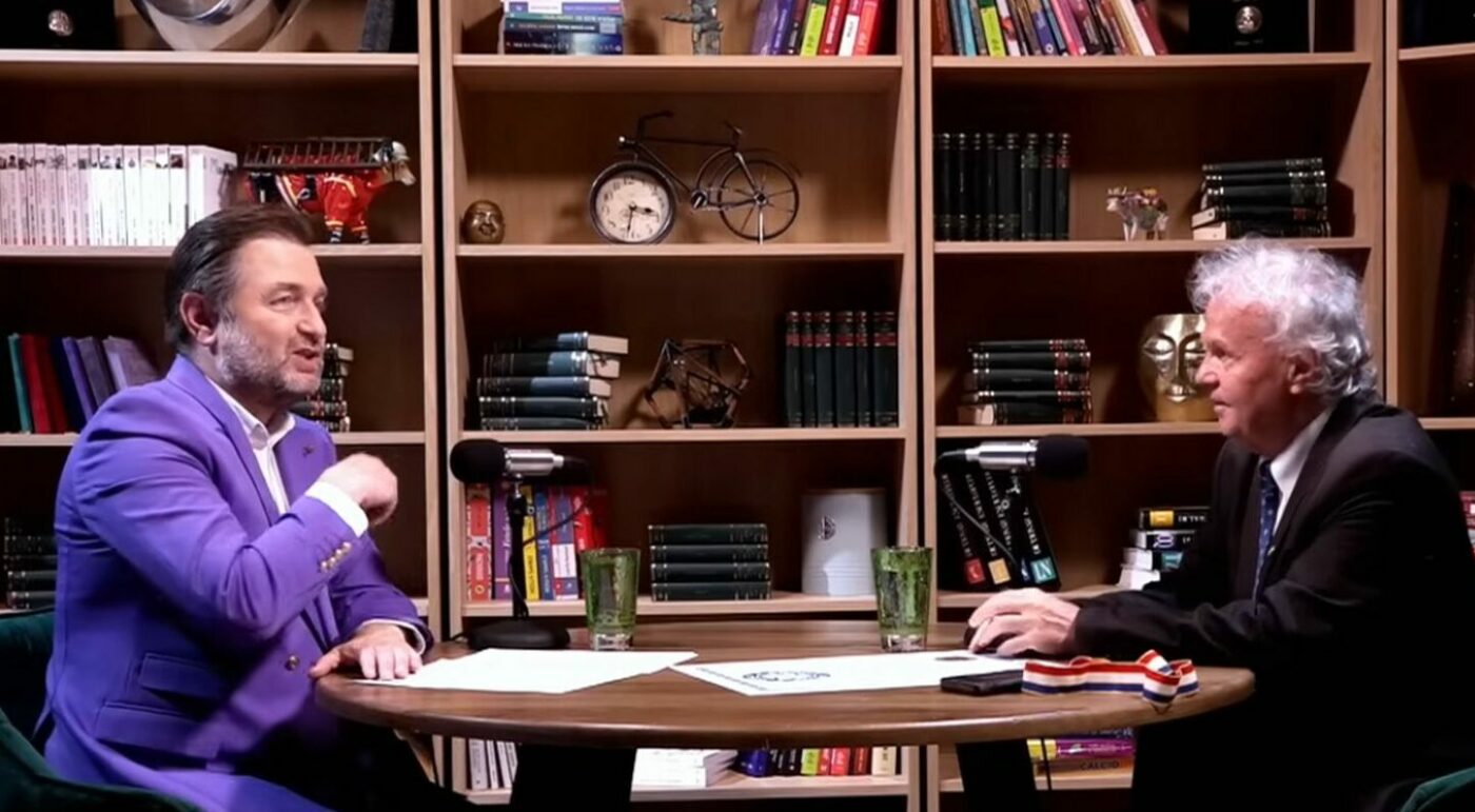 Ce meserie a avut Ilie Dobre înainte să fie comentator: „Am fost profesor de istorie. Se învăța de plăcere și de teamă la mine”. EXCLUSIV