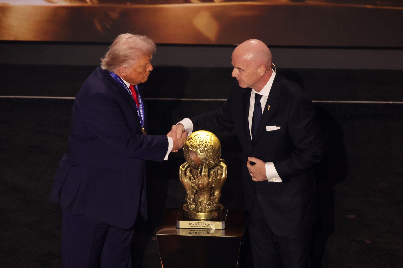 CM 2026 Ce SCANDAL! The Guardian dezvăluie că Donald Trump l-a sunat pe președintele FIFA pentru a-i ANULA suspendarea lui Balogun