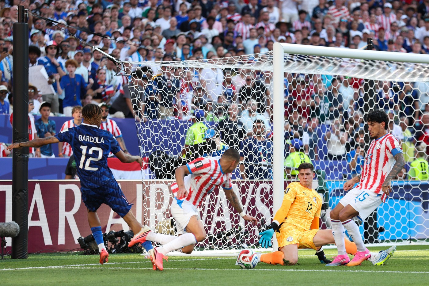 CM 2026 INCREDIBIL! Cine a fost omul meciului Paraguay – Franța, în fața tuturor vedetelor lui Deschamps