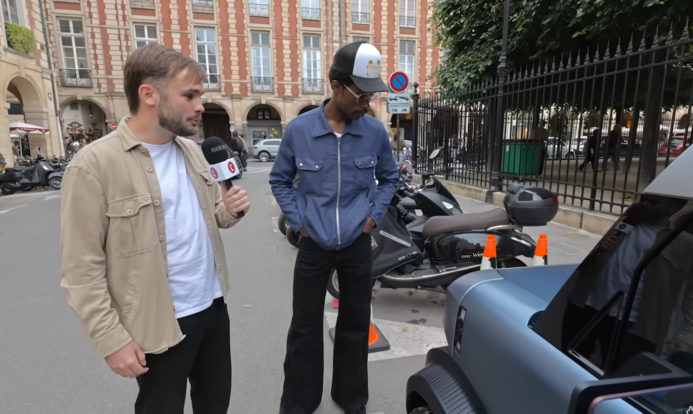 Noul model Dacia a apărut pe străzile Parisului și francezii sunt uluiți! „E mașina viitorului”