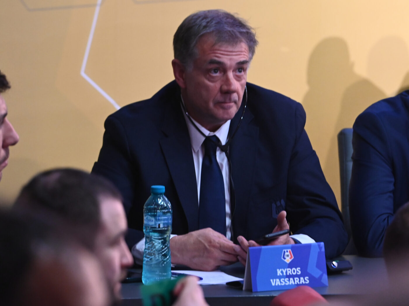 Discurs furibund al lui Kyros Vassaras după „cutremurul” de la testele fizice! „Ziceți voi că mă lupt eu cu Bodescu și vine Hațegan aici? Plec când vreau eu”. EXCLUSIV