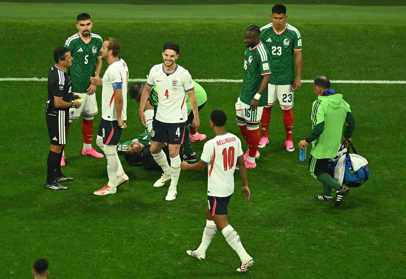CM 2026 Cea mai controversată fază din Mexic – Anglia 2-3! Au cerut roșu direct: „Intrare brutală”
